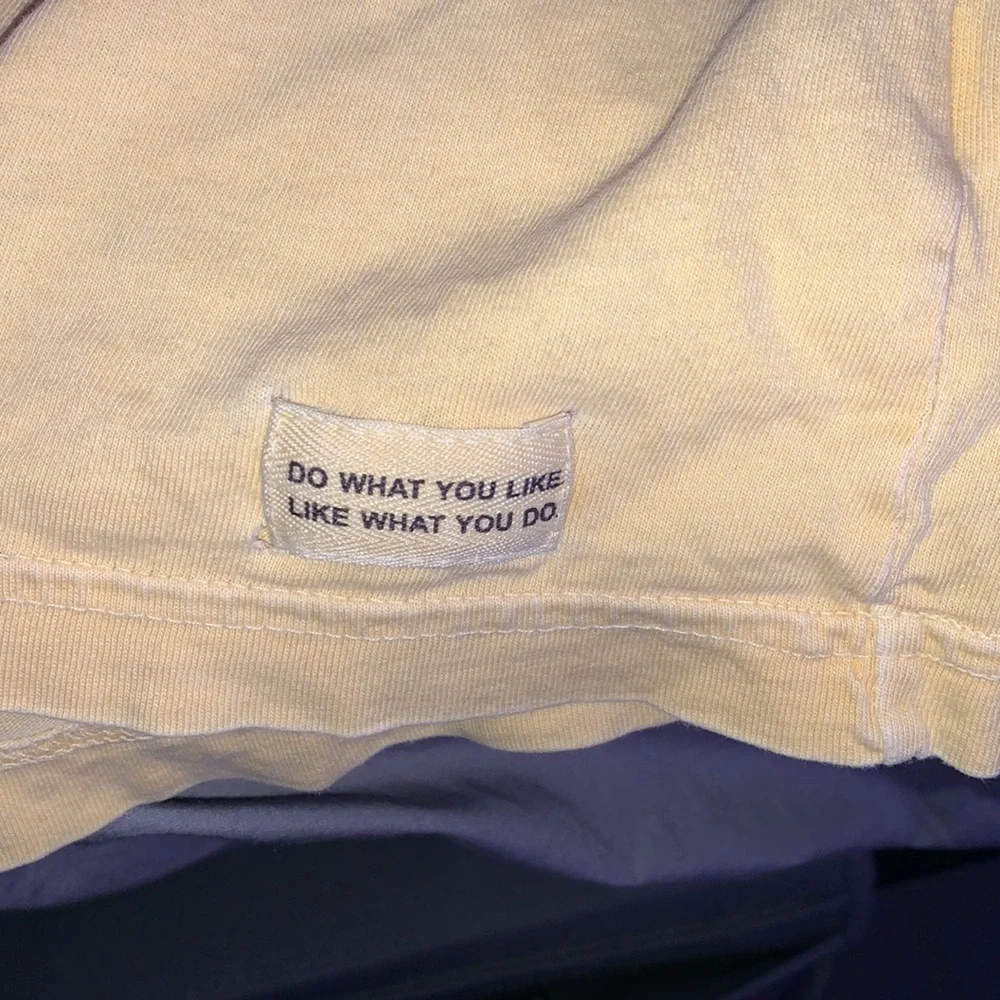 Sunshine yellow tee- LIFE IS GOOD - Picture 2 of 4